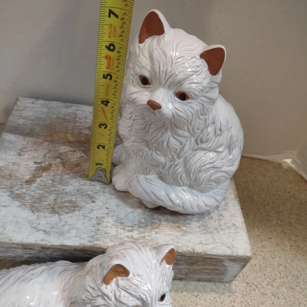 👍 White Persian Cat and Kitten Set of 2 Terracotta Figurines. C1